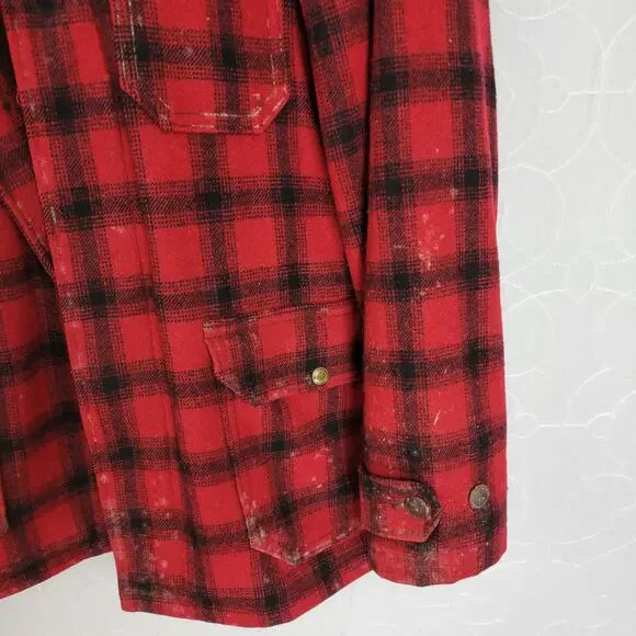 Woolrich Mens Coat Red Black Buffalo Plaid Lined Quilted Hunting Jacket Mackinaw